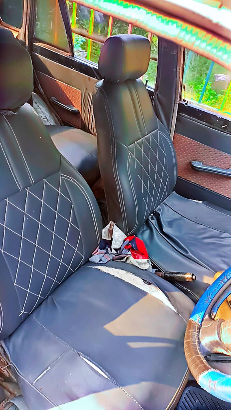 suzuki mehran vxr 90 mdl. front r back genuine. good avg. 03190467089

                                                            alt=