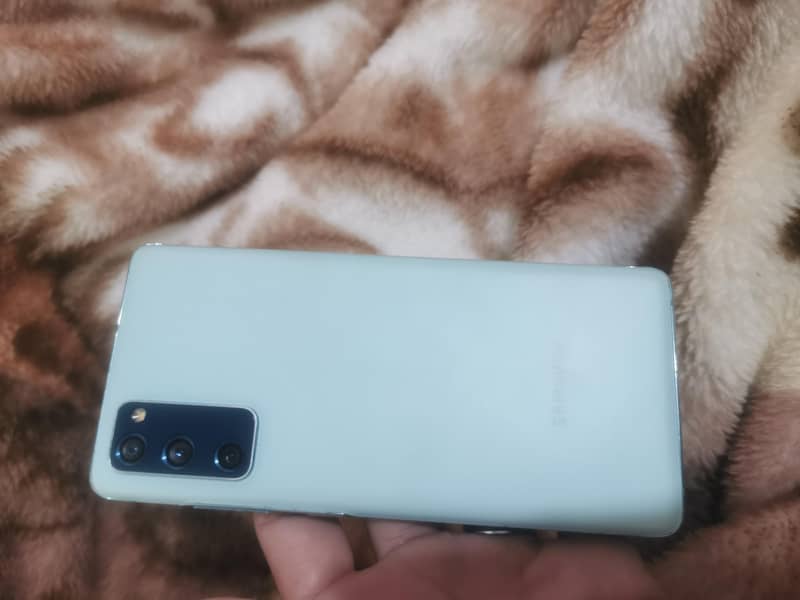 Samsung s20 fe

                                                            alt=