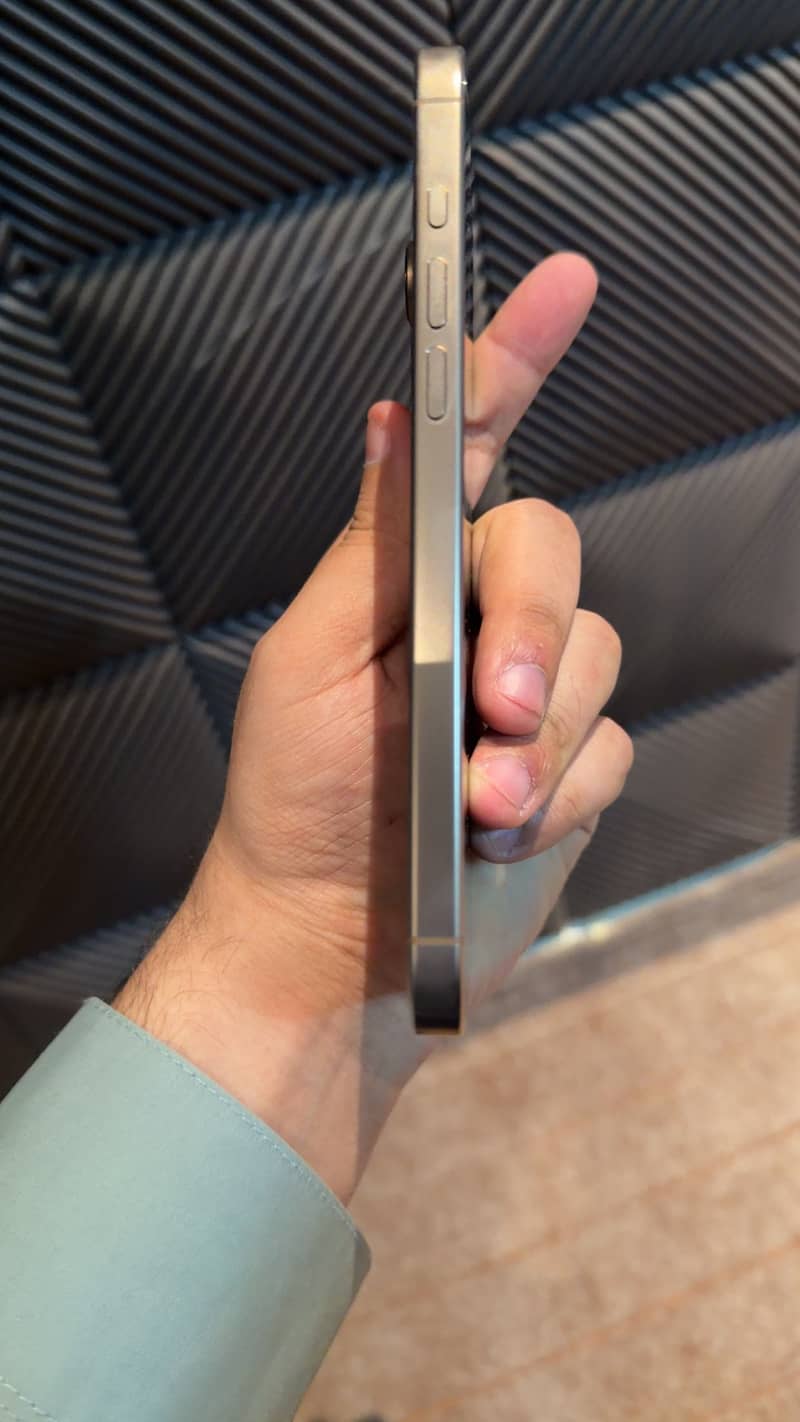 Iphone 16 Pro max  256GB

                                                            alt=