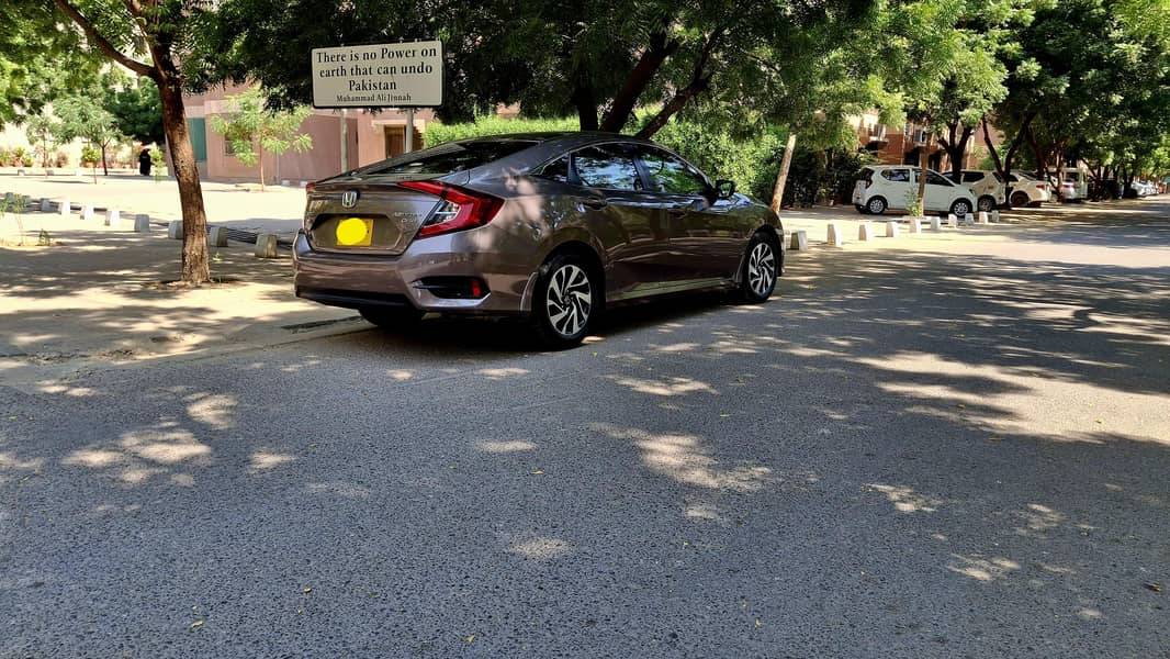 Honda Civic Oriel 2018 - 46 Lac

                                                            alt=