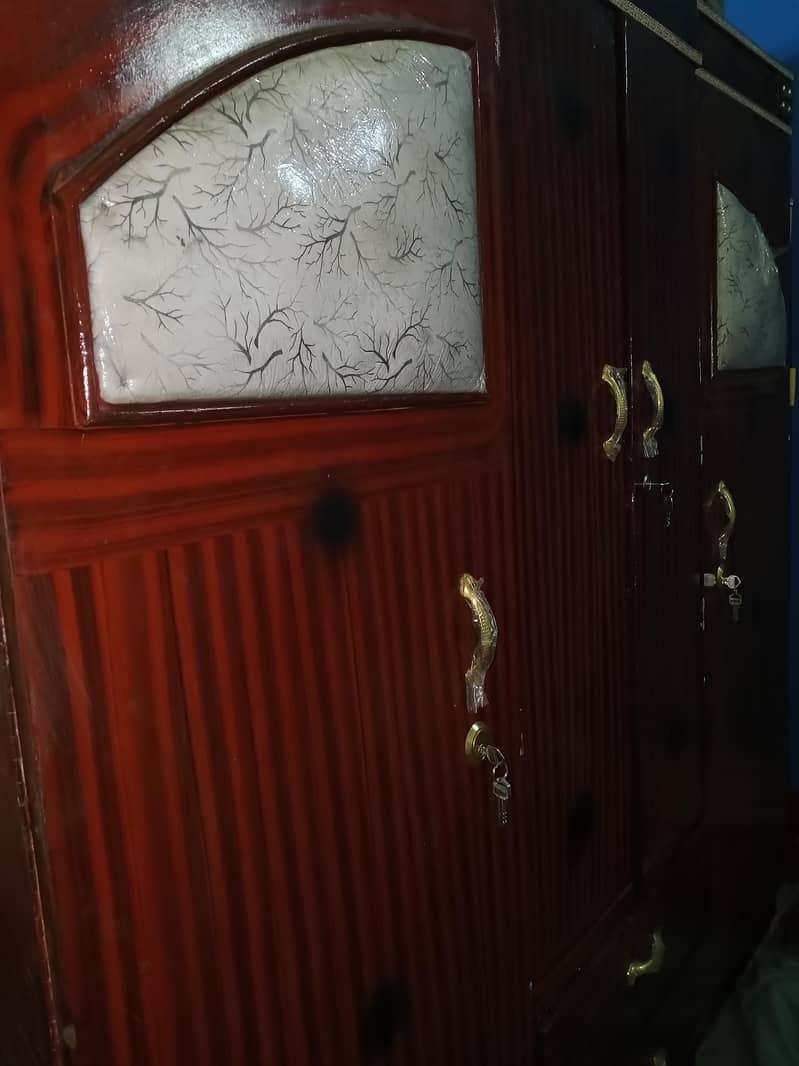 wooden almari

                                                            alt=