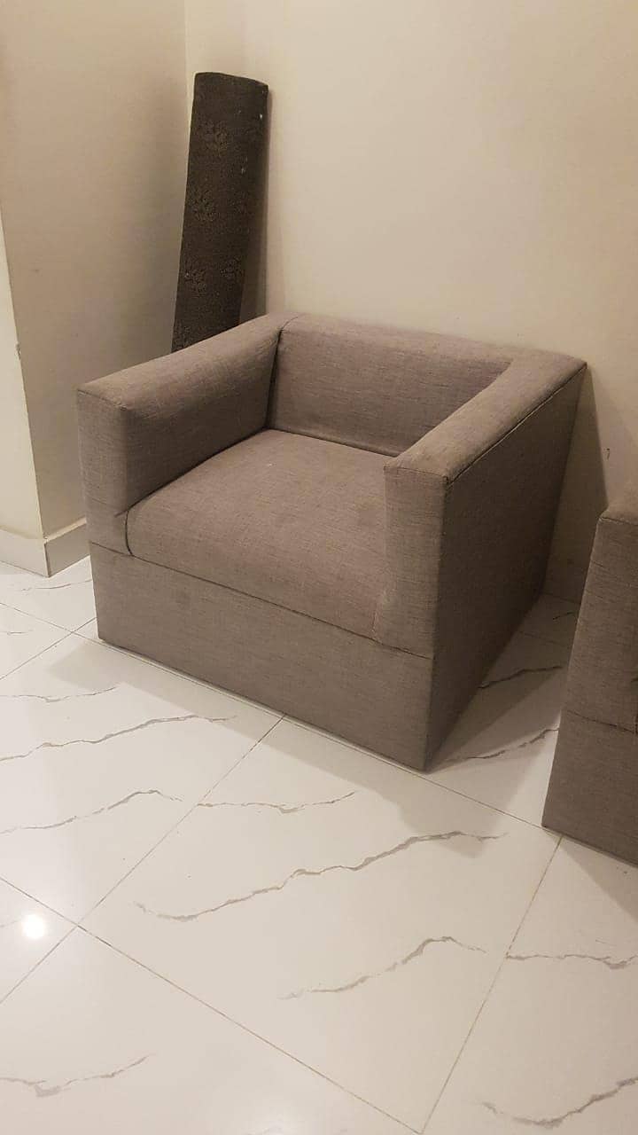 sofa set for sale

                                                            alt=