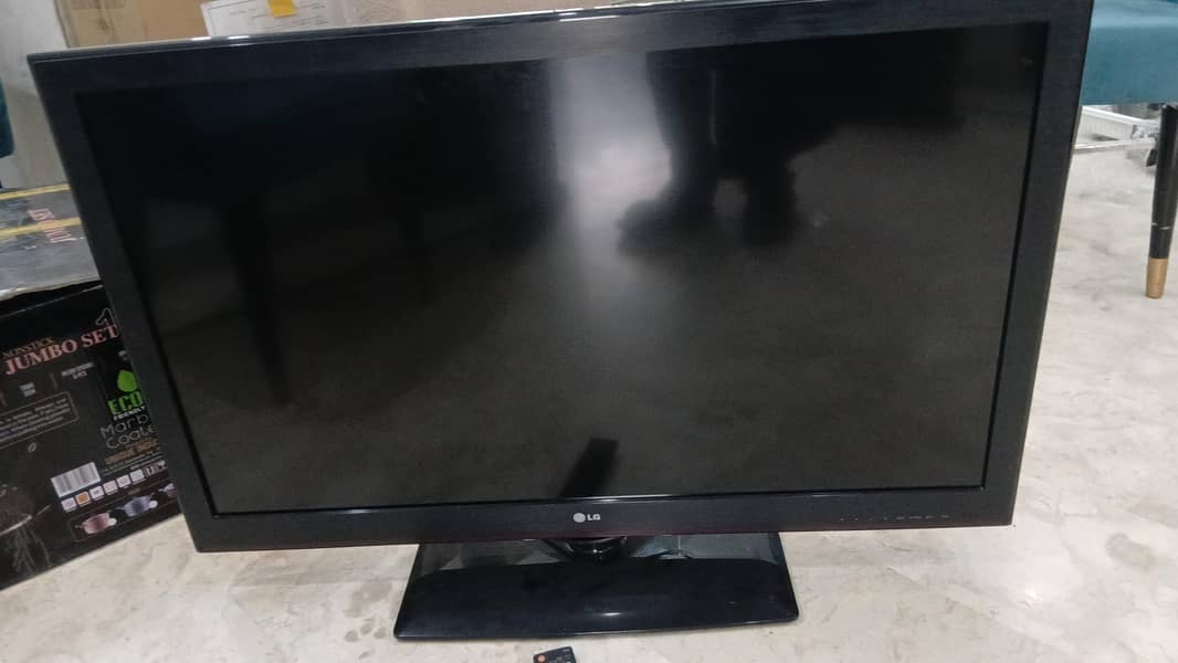 LG TV LED  42 INCHES PERFECTLY OK EXCELLENT CONDTION

                                                            alt=