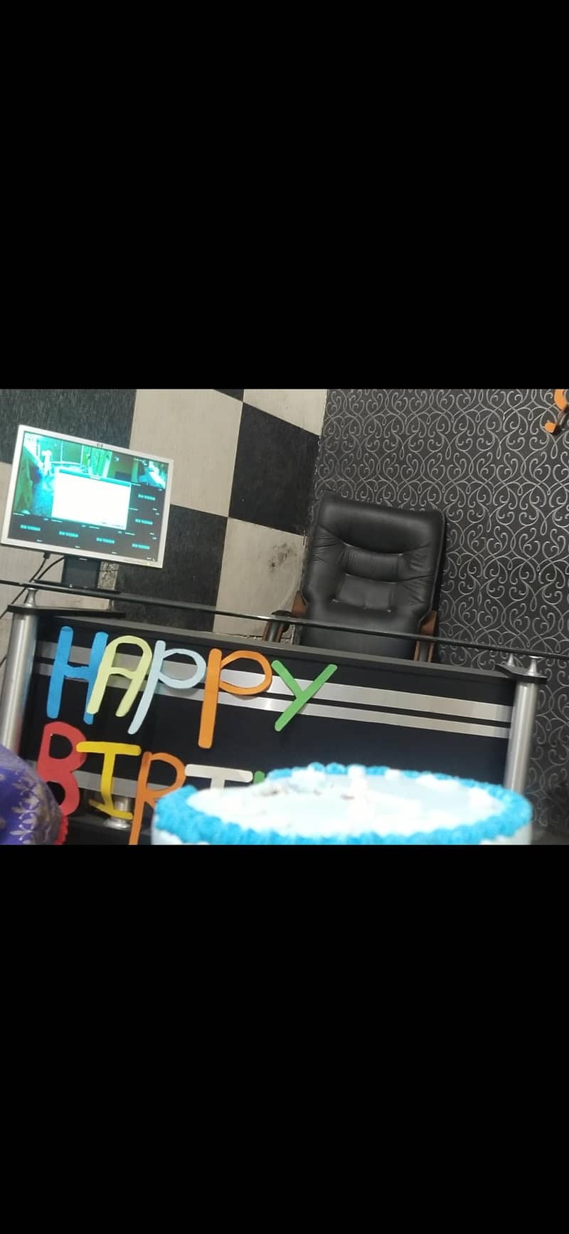 Office table and Chair

                                                            alt=