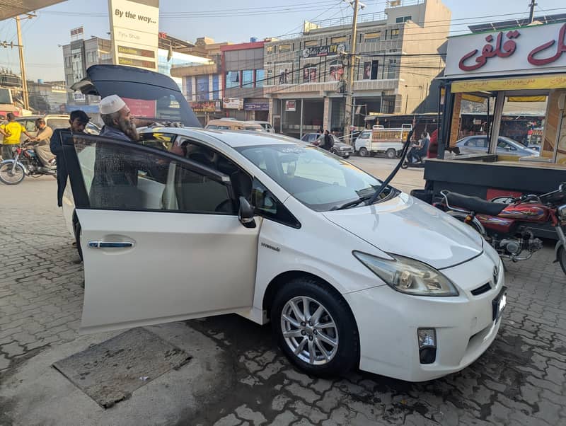 Toyota Prius 2010 – 2013 Import White 1.8 Hybrid Excellent Condition

                                                            alt=