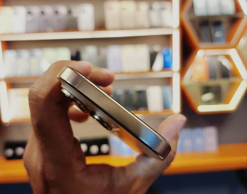 Apple iPhone 16 Pro Non Pta Water pack 10/10 lush condition

                                                            alt=