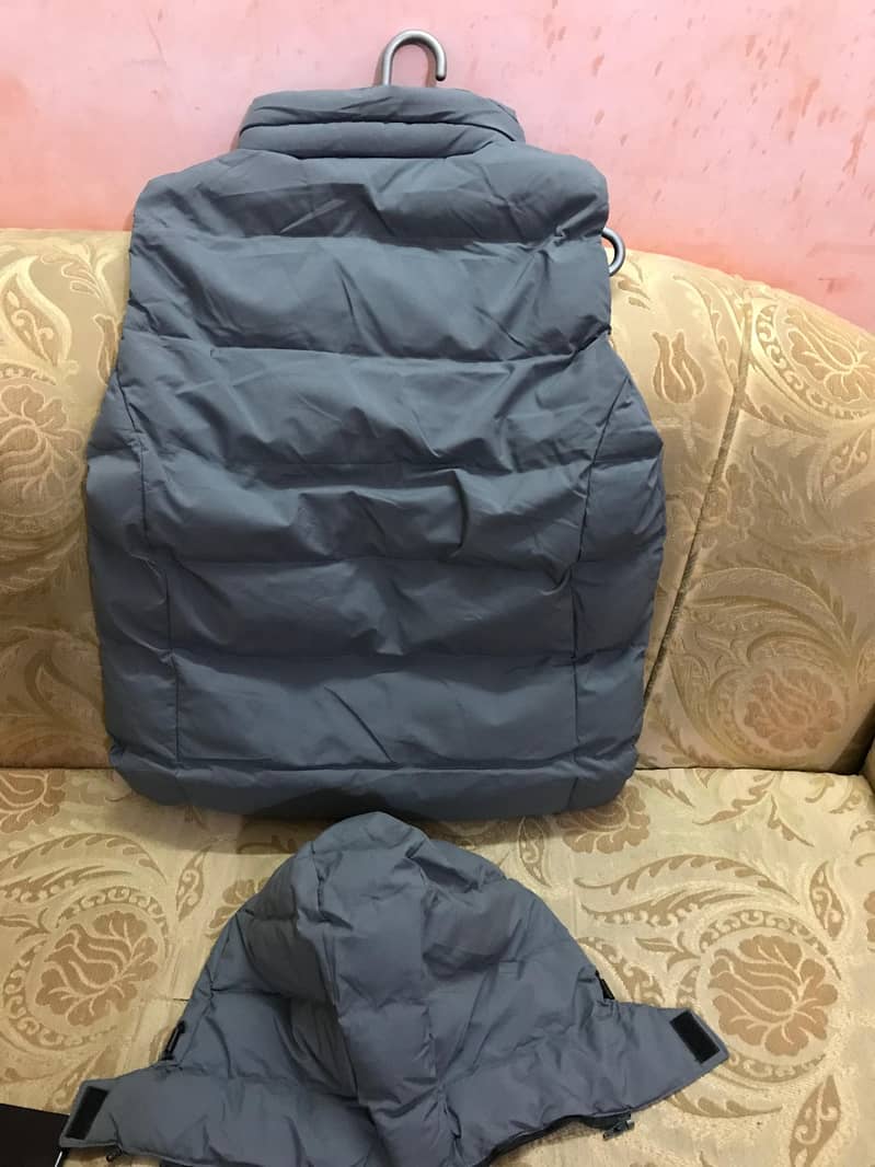 Jacket and zipper

                                                            alt=