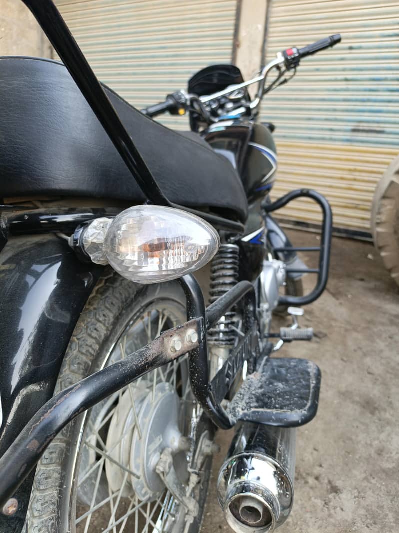 Suzuki 150gs

                                                            alt=