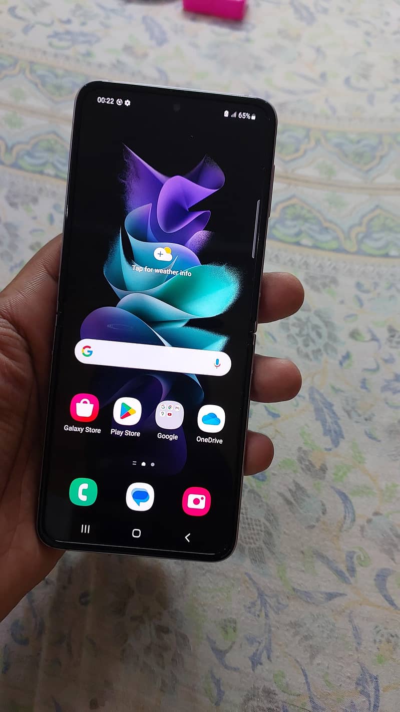 Samsung Z Flip 3 5G I 128GB I Non PTA I Excellent

                                                            alt=