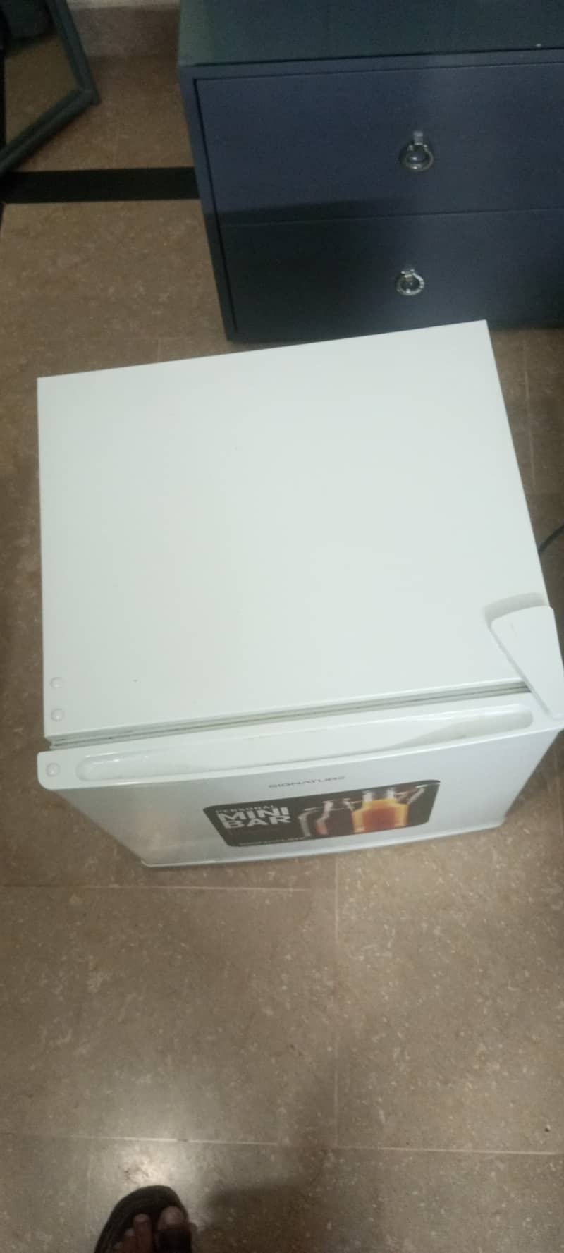 Mini fridge

                                                            alt=