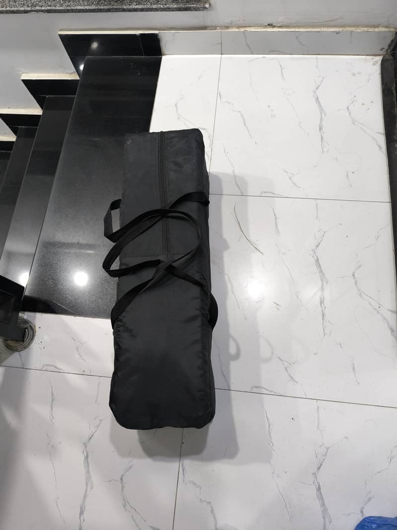 Portable Baby Cot

                                                            alt=