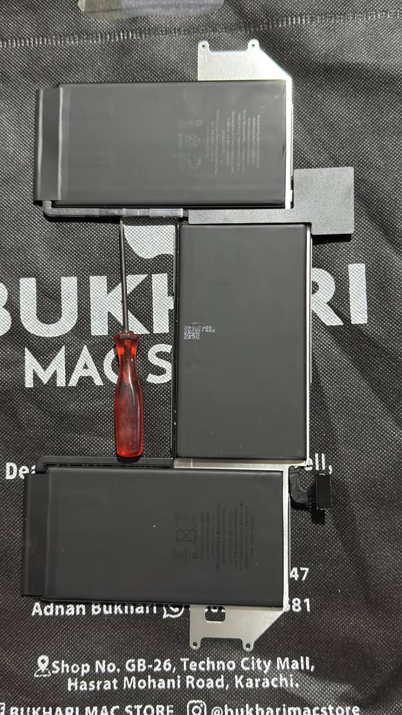 Macbook air 2020 m1 chip mother board available with touch i. d

                                                            alt=