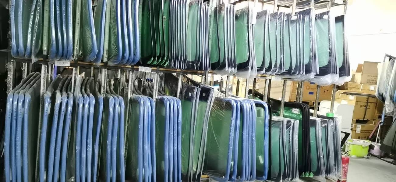 Windscreen/Back screen/car front sacreen/Honda/Cultus/Aqua/swift/BRV/

                                                            alt=