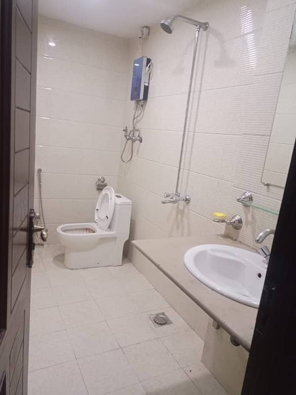 Bahria Town umpire height phase 2

                                                            alt=