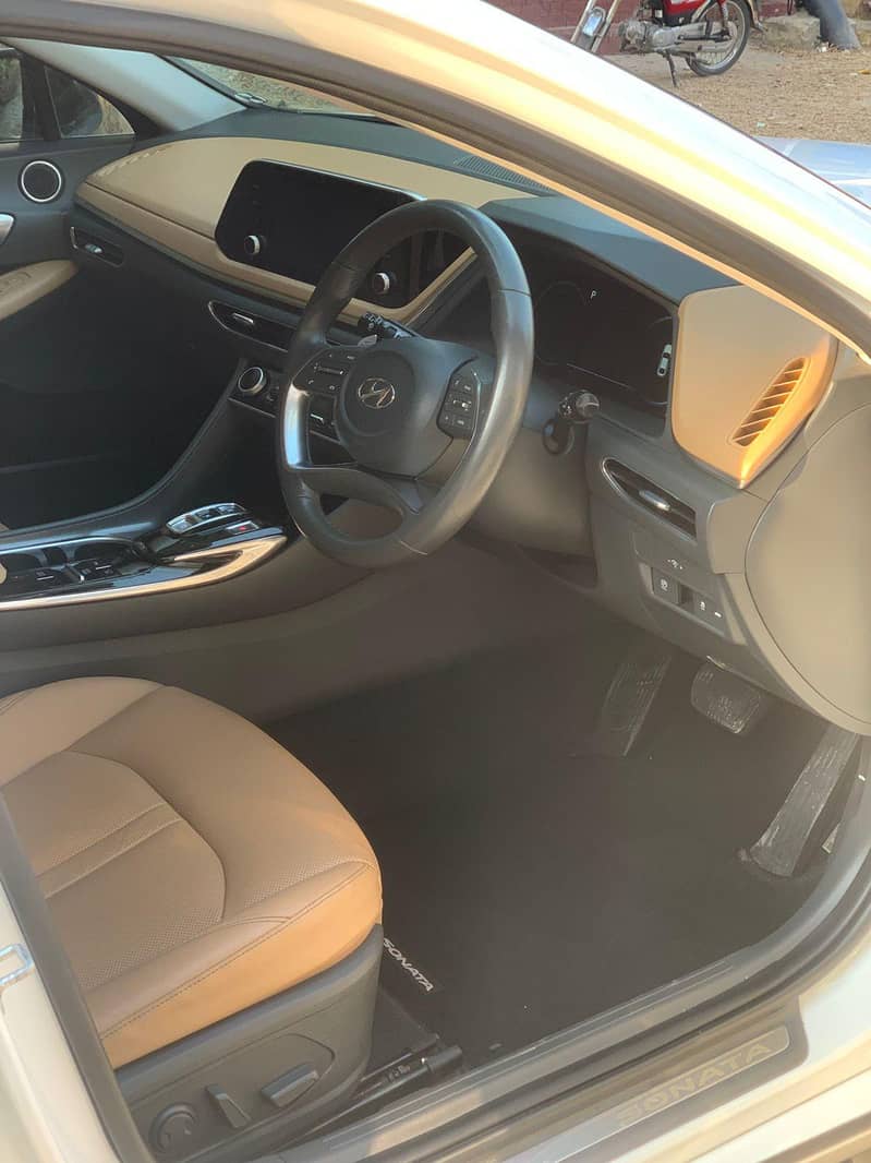 hyundai Sonata 2.5 2022 model

                                                            alt=