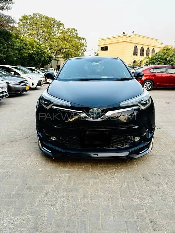 Toyota C-HR G-LED 2018 ! Brand New Low Mileage ! Full Option !

                                                            alt=
