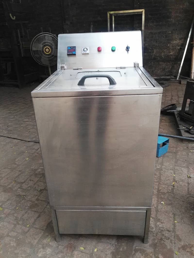 Full Automatic Bottle Filling Machine / Mineral Water Filling Plant

                                                            alt=