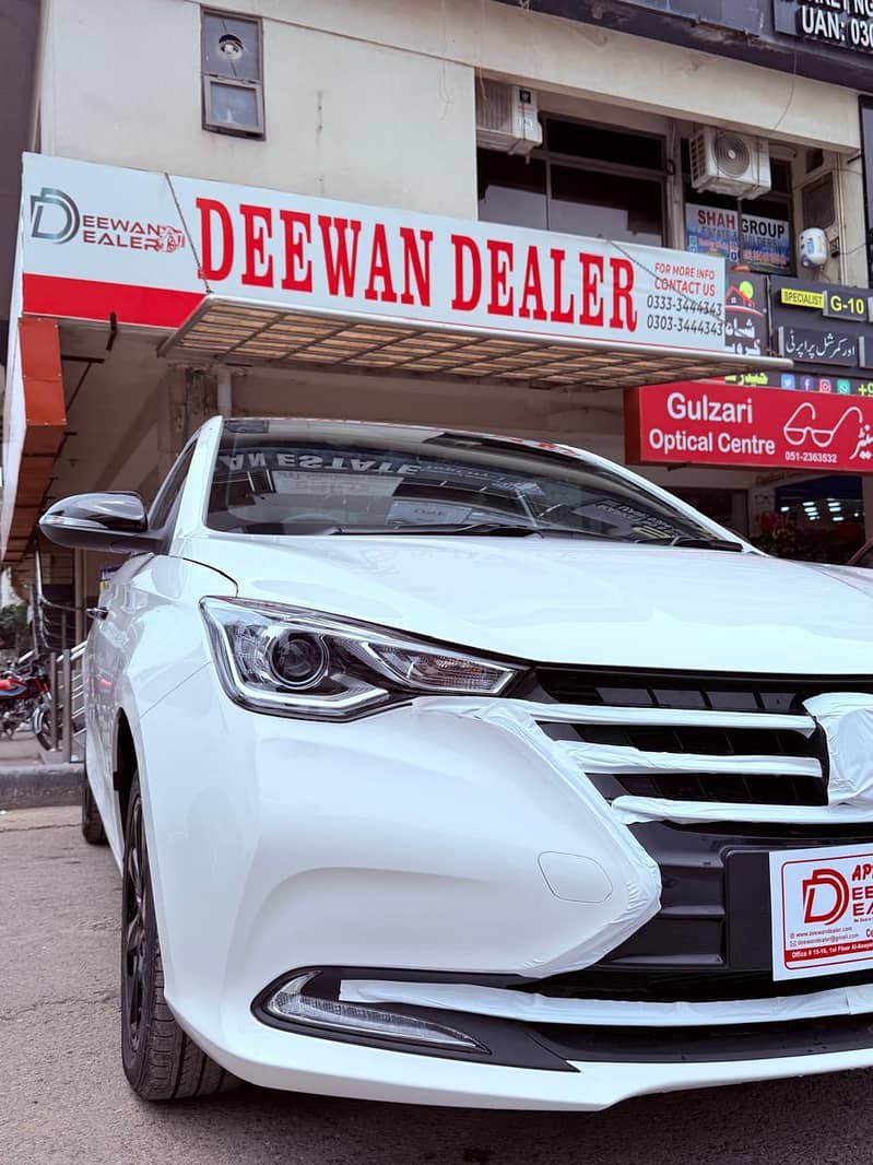 Brand New Changan Alsvin Lumiere Black Edition 2025

                                                            alt=