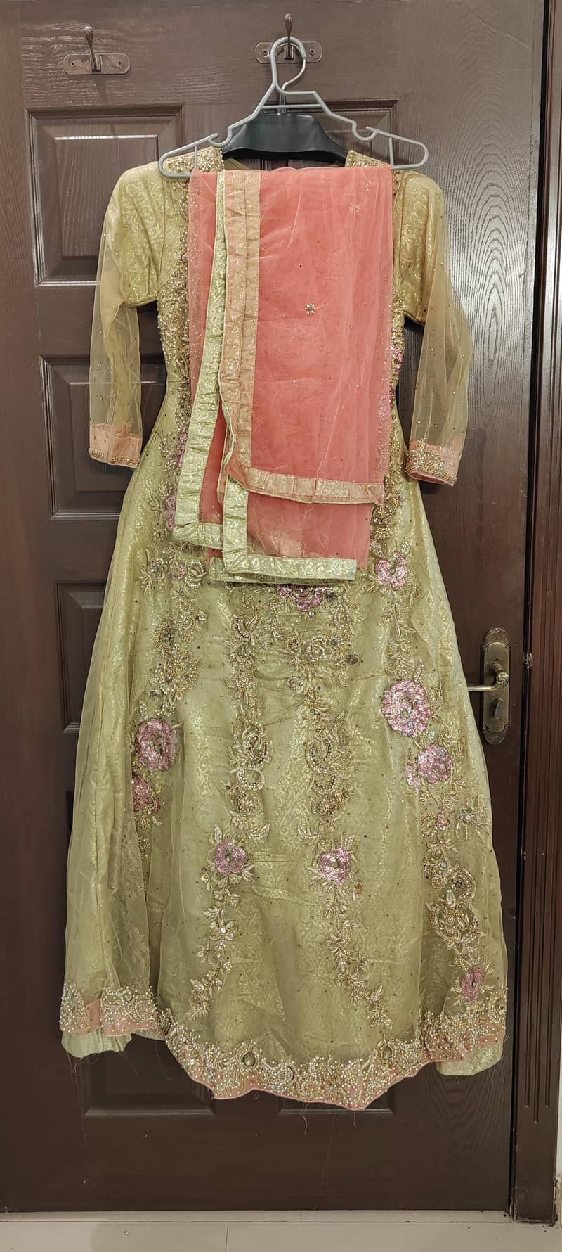 Maxi for sale | party wear /wedding wear maxi / for sale

                                                            alt=