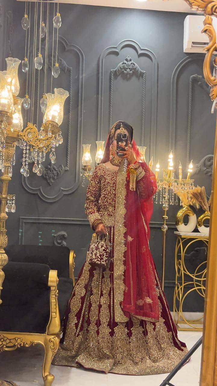 Barat Bridal Dress

                                                            alt=