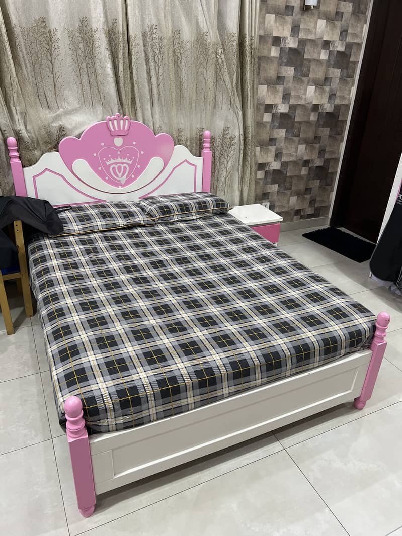 Kids Girls Complete furniture set

                                                            alt=