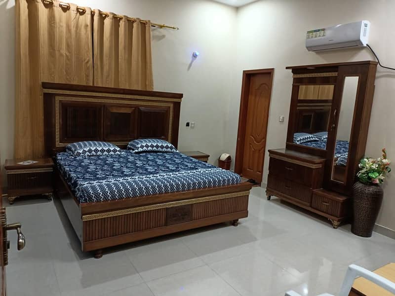 Guest House Couple

                                                            alt=