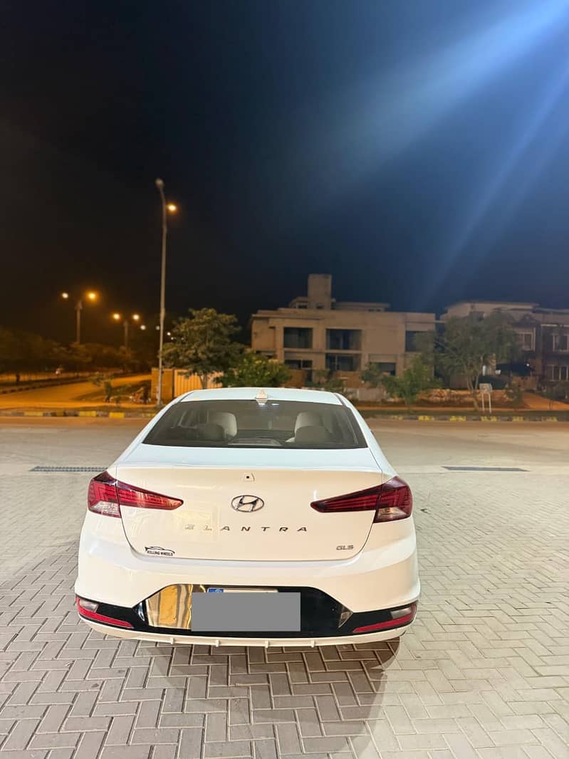 Hyundai Elantra GLS 2021

                                                            alt=