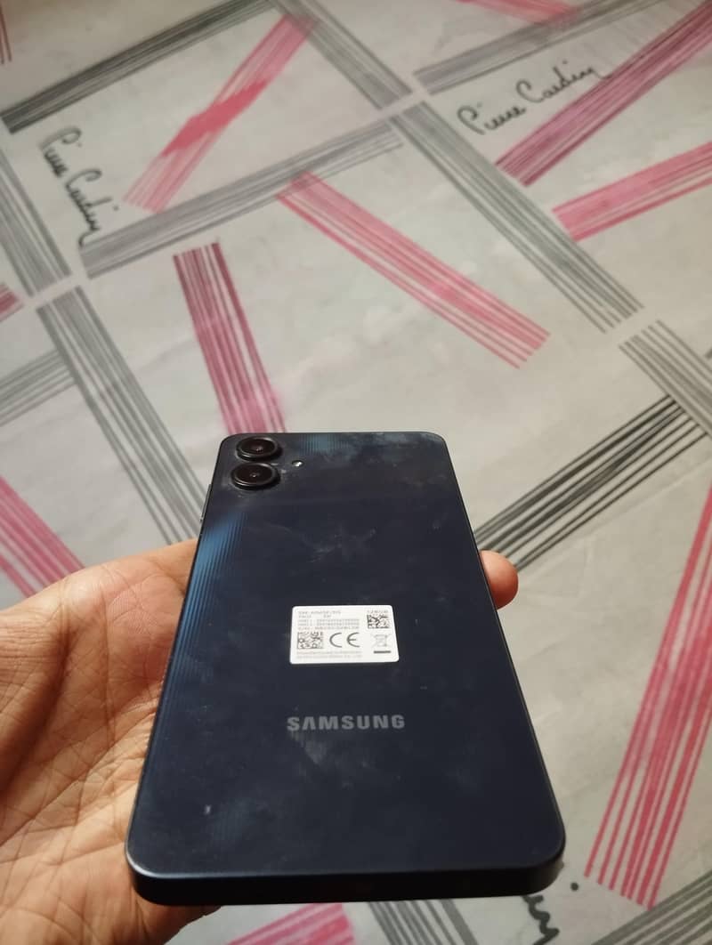 Samsung A06 6/128

                                                            alt=