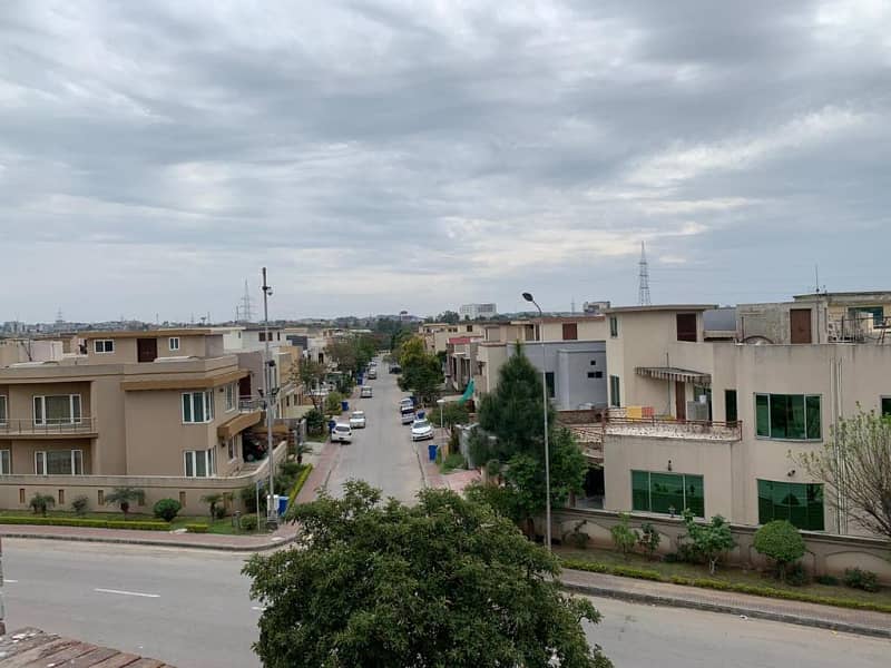 Studio apartment for rent in phase 4 bahira town Islamabad

                                                            alt=