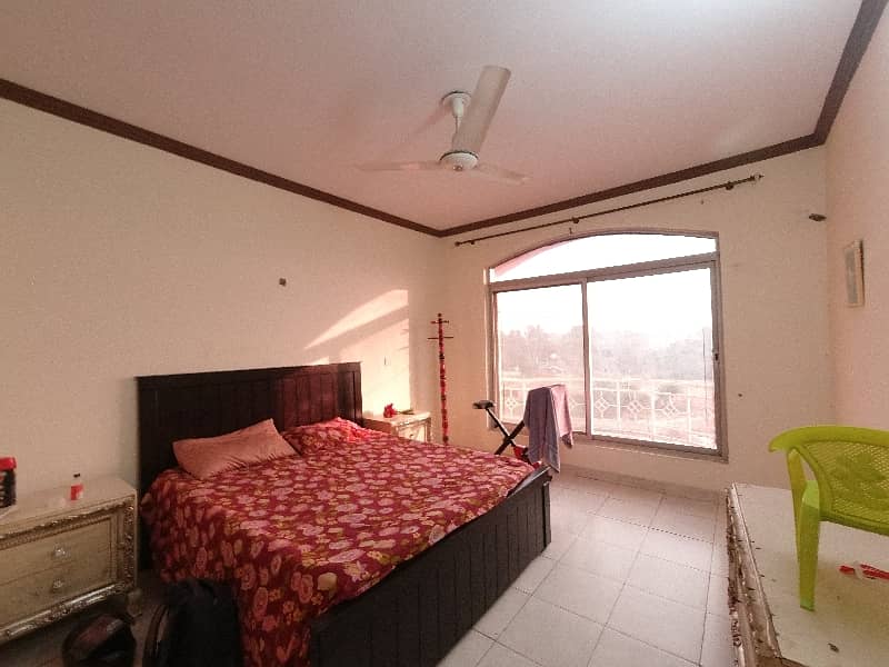 Main Double Road 3500 Square Feet Flat For Sale Is Available In F-11 Markaz

                                                            alt=