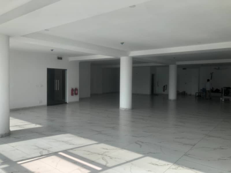 36 thousand square feet office space with lift for rent phase 8.

                                                            alt=