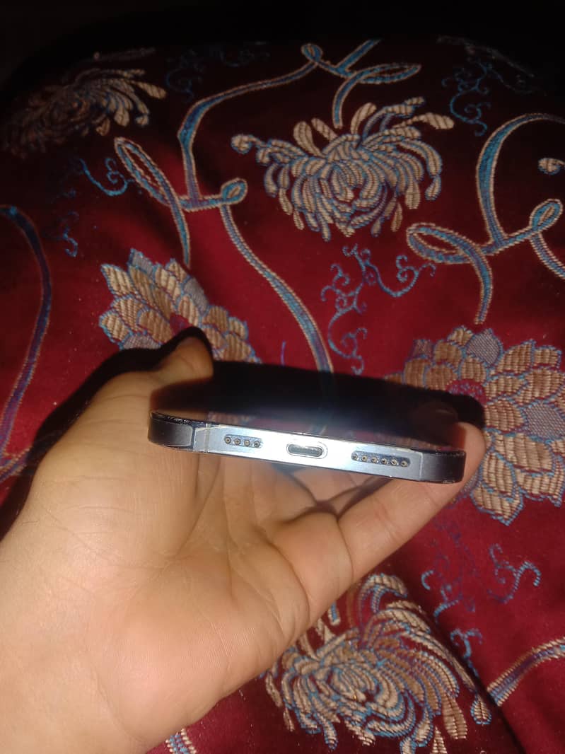 iphone 12 pro max factory unlocked 128 gb

                                                            alt=