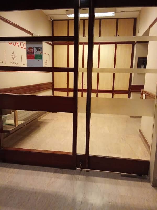 Office Available For Rent

                                                            alt=