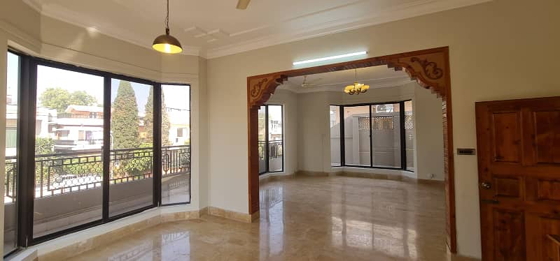 F-11/2 666 Yards Upper Portion for Rent Rs. 2.15 Lac/Month, 3 Bedrooms with Separate Gate

                                                            alt=