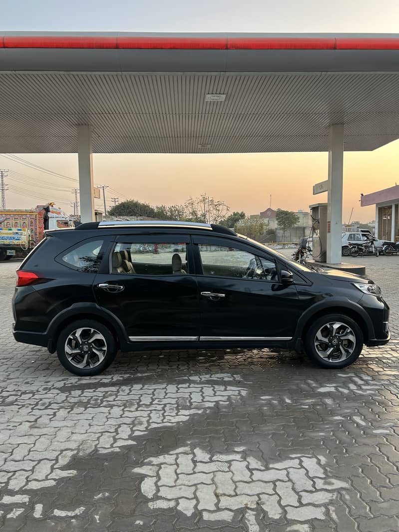 Honda BRV

                                                            alt=