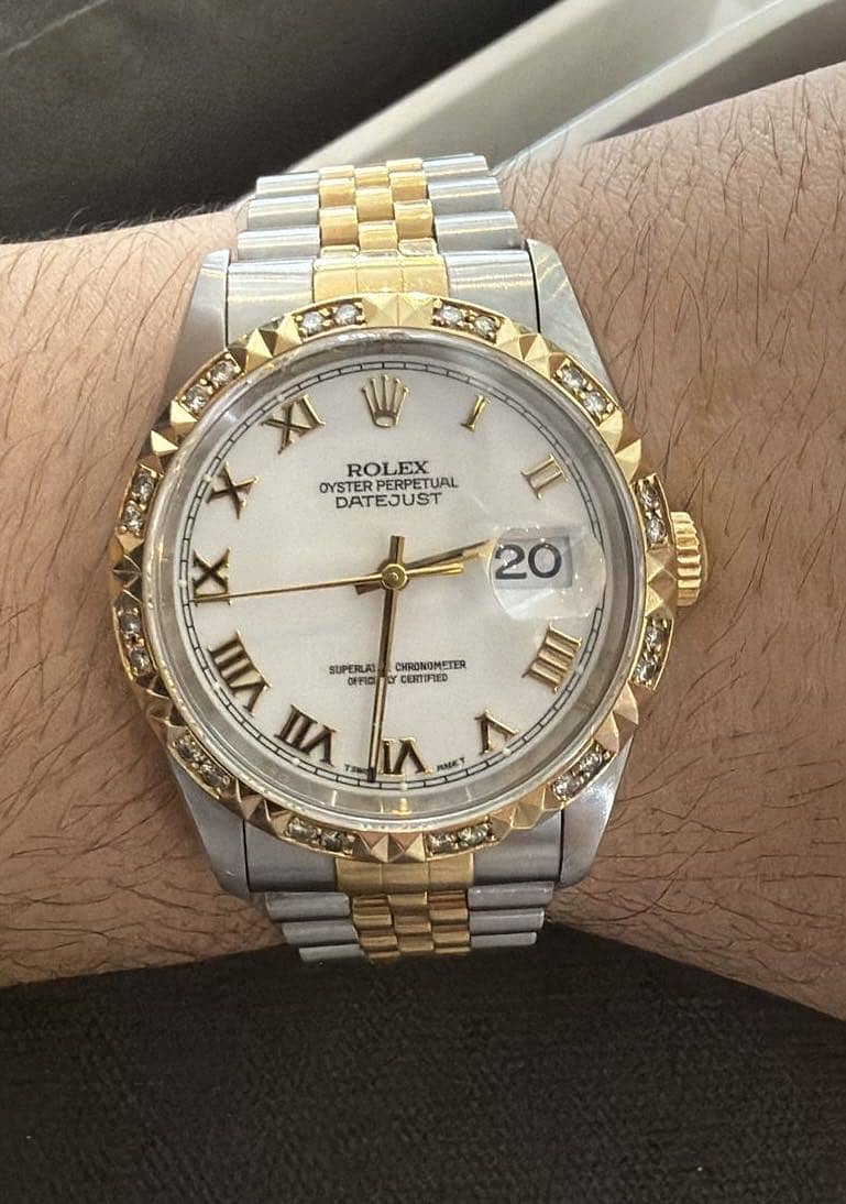 WATCH BUYER / Rolex Datejust Omega Speedmaster Cartier Santos Chopard

                                                            alt=