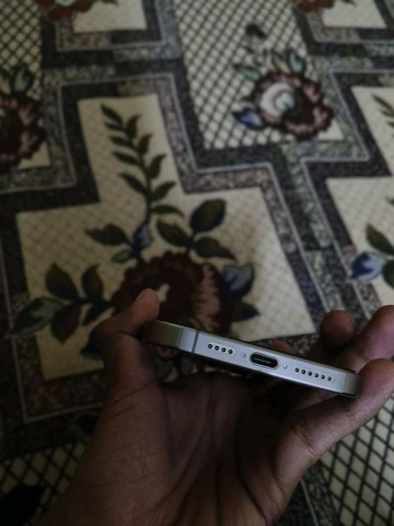 IPhone 15 Pro Max 256gb

                                                            alt=