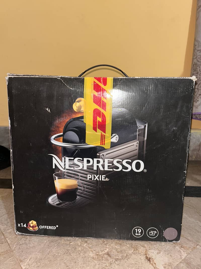 Nespresso pixie (espresso coffee maker machine )

                                                            alt=