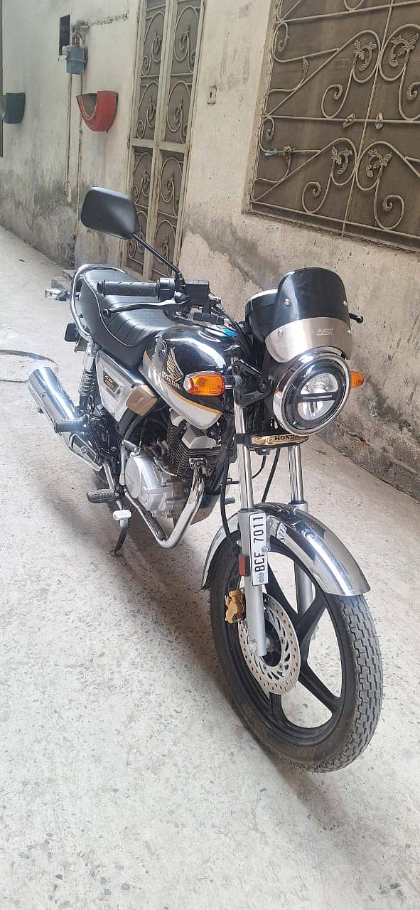 Honda CG 150 2025

                                                            alt=