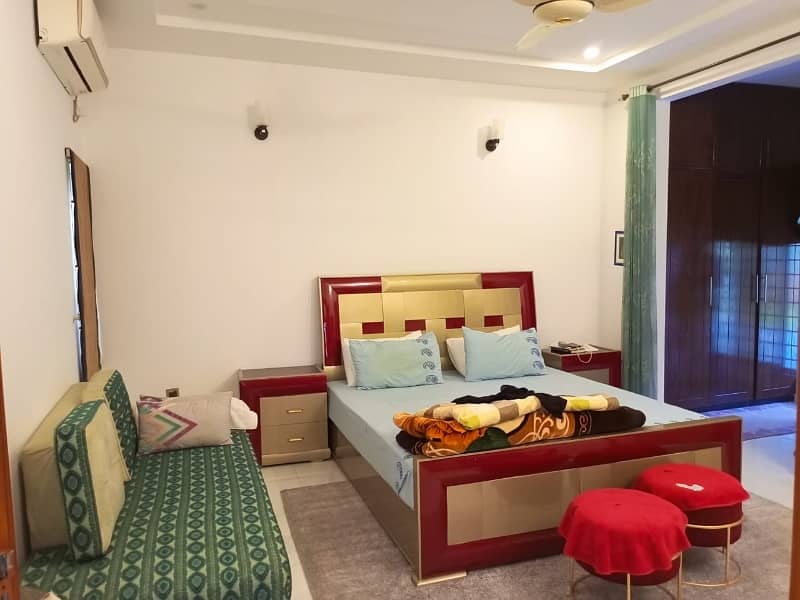 Bahria Town Phase 8, 17 Marla Furnished House, Perfectly Constructed, Outclass Location, Near To Park Masjid, Filter Plant Market School Etc

                                                            alt=