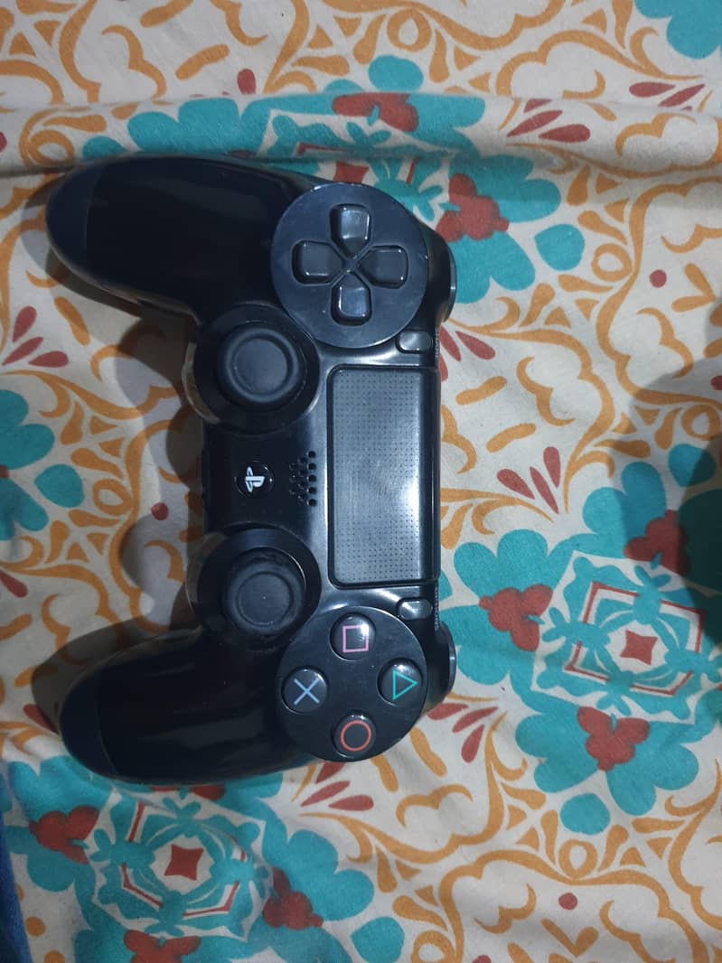 Ps4  Original controller

                                                            alt=