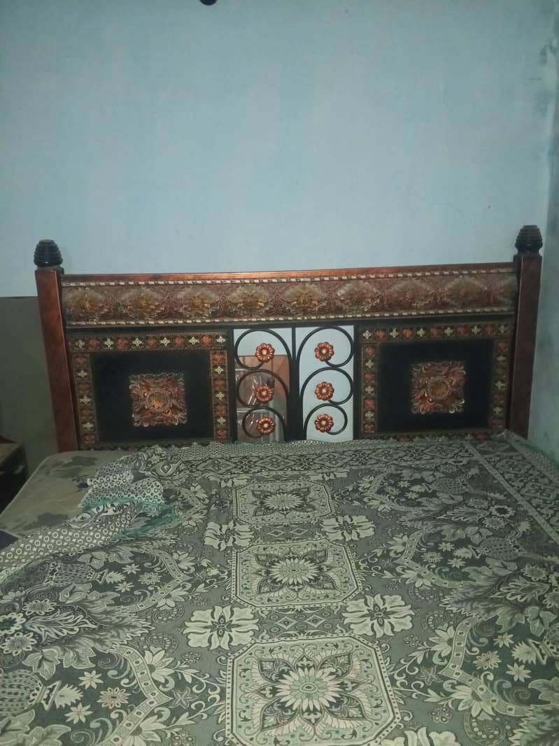 lohe ka majbut bed

                                                            alt=