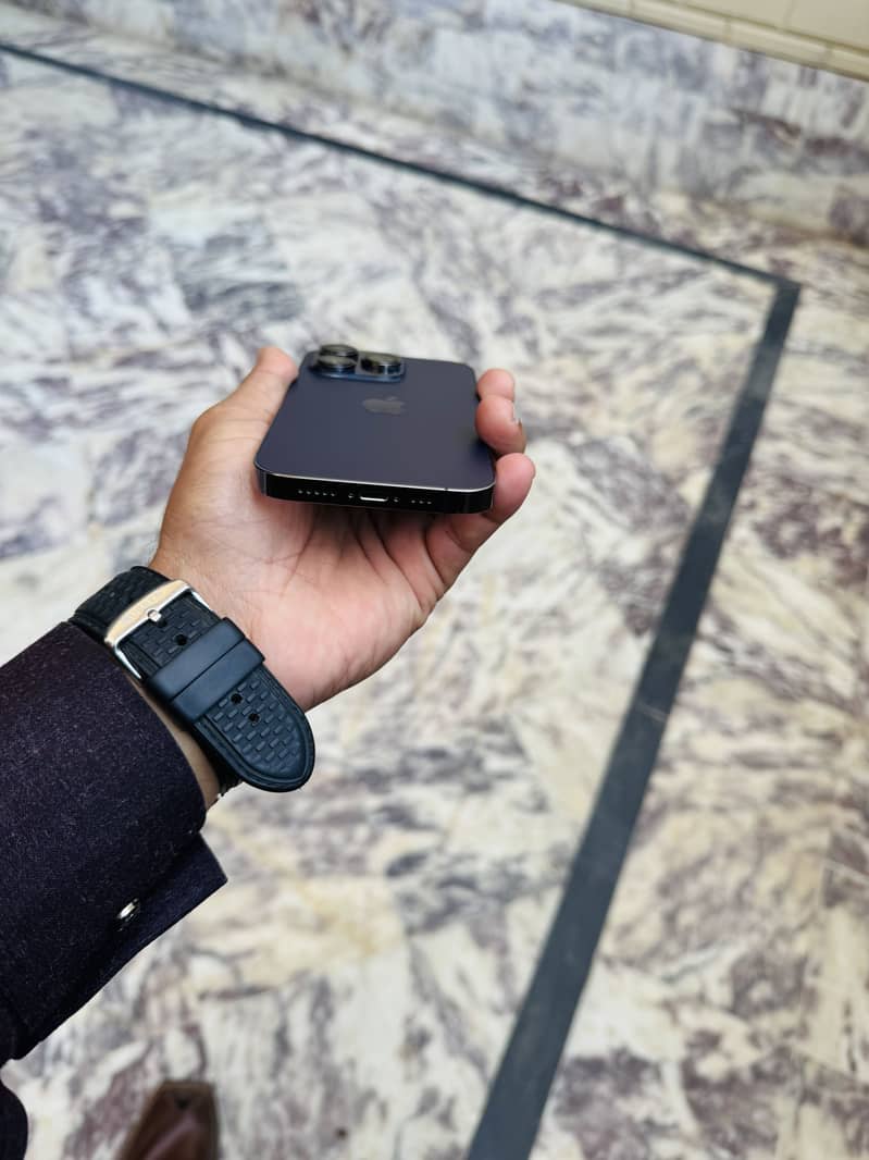 14 pro 256 gb wid box

                                                            alt=