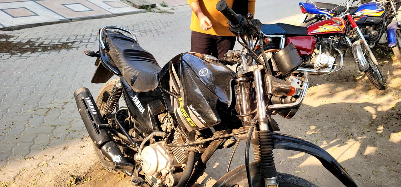 Yamaha Ybr 125G

                                                            alt=