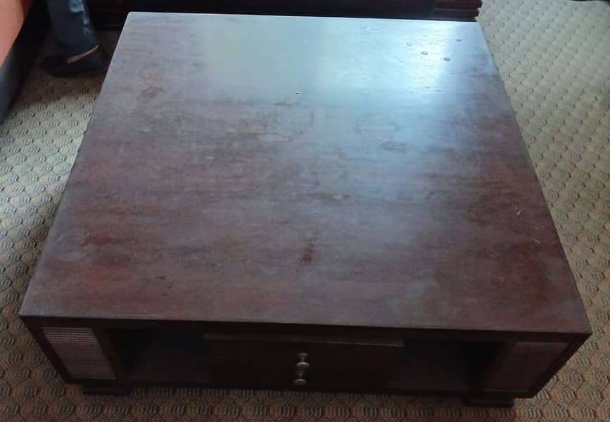 Sofa Set (3 seater+2 seater+two 1 seaters) with center & 2 side tables

                                                            alt=