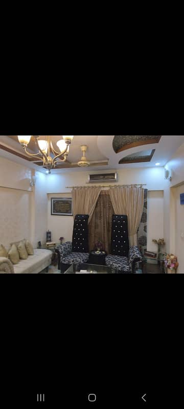 Flat for sale 4 bed dd main shaheed e millat road

                                                            alt=
