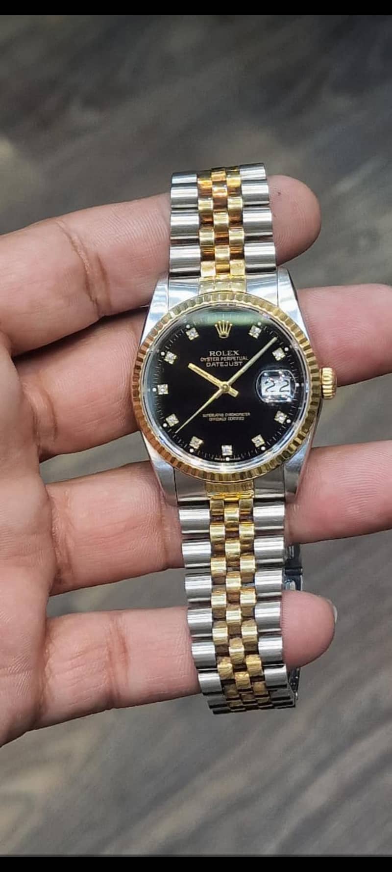 i buy old  use pre-owned watches Rolex Omega Cartiar Breitling Chopard

                                                            alt=