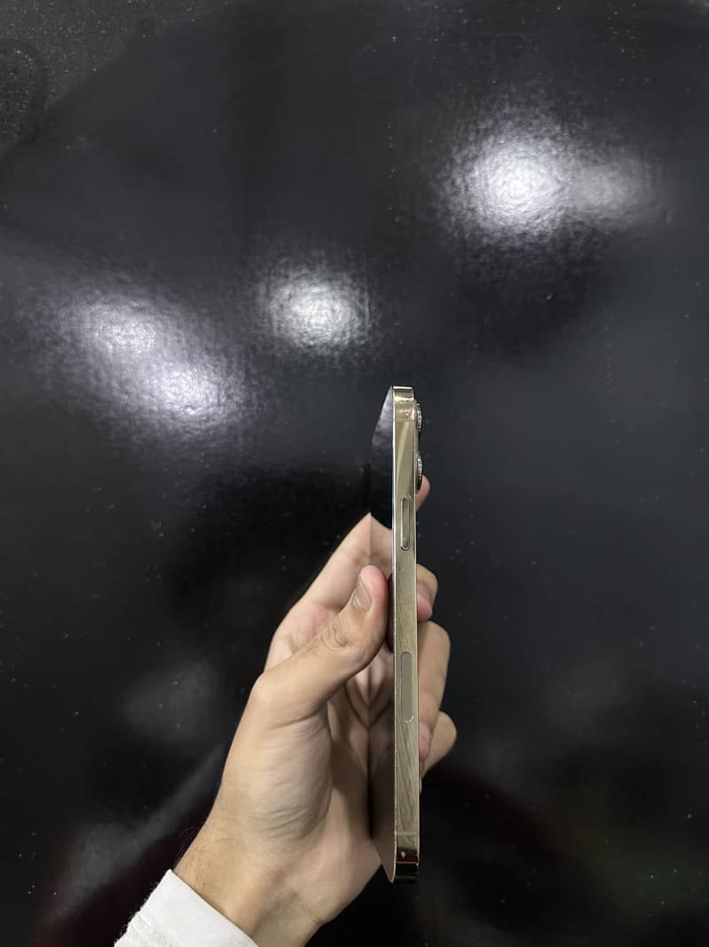 iPhone 13pro max 512gb PTA approved all ok

                                                            alt=