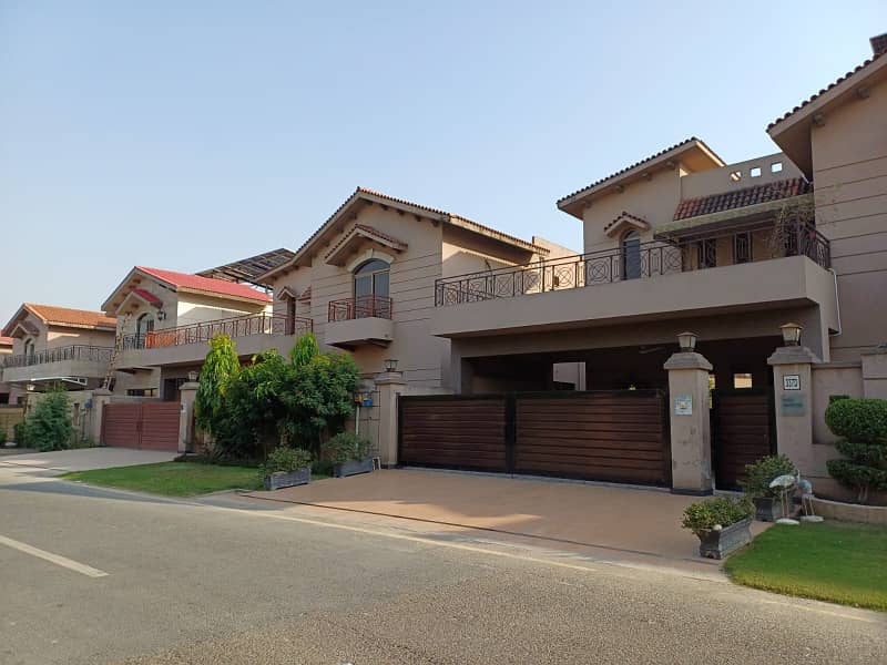 This is a 5 Bedroom 1 Kanal house Available for rent .

                                                            alt=