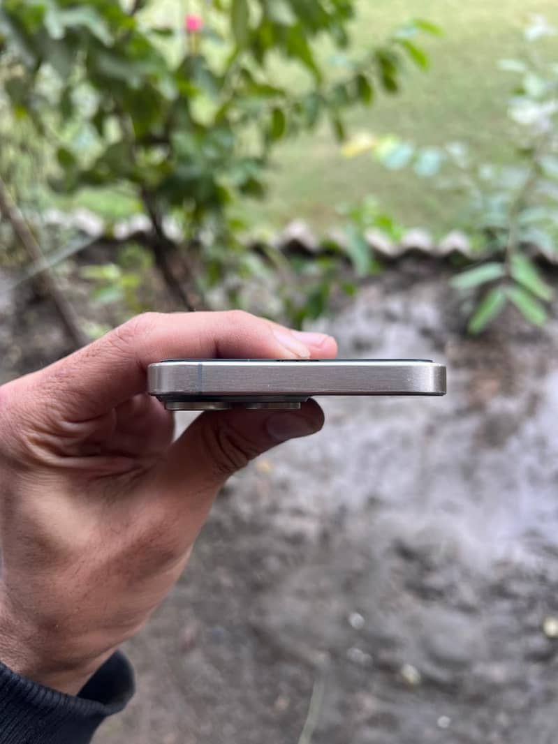 iphone XR Convert iphone 15 Pro Max 64gb Urgent Sale

                                                            alt=